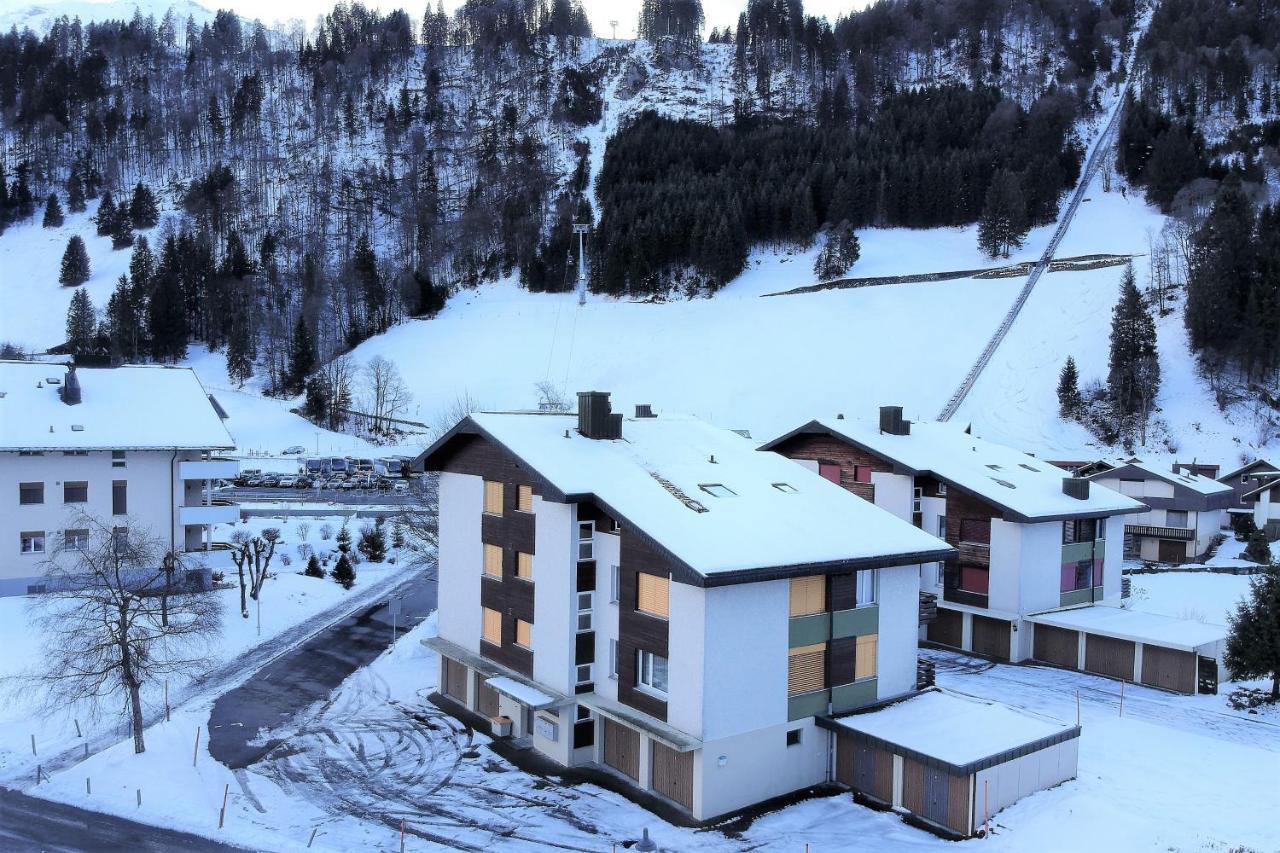 Apartment Next To Titlis Station Енгелберг Екстериор снимка